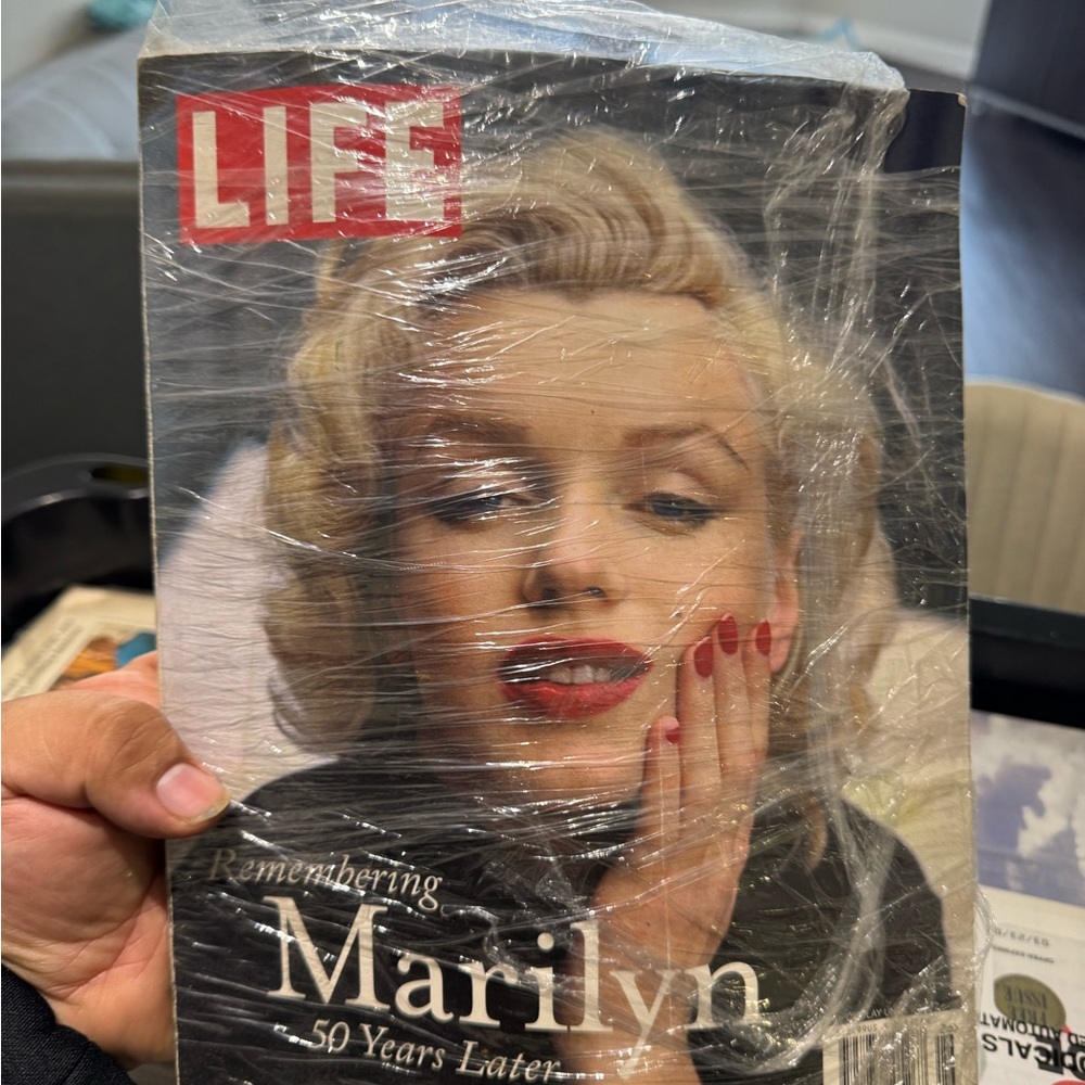Life Magazine - Remembering Marilyn